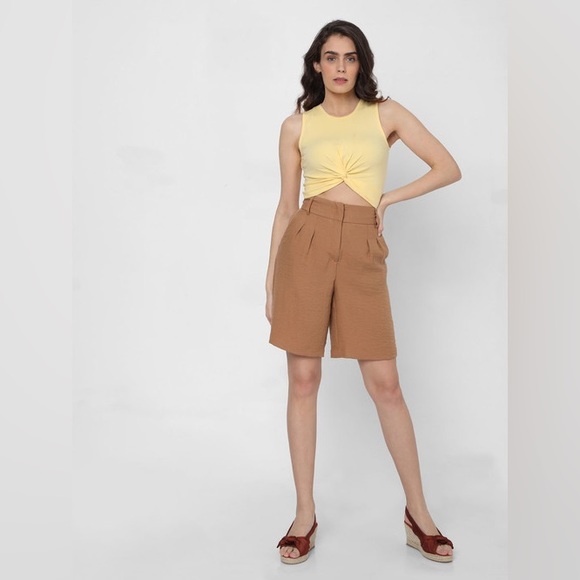 Vero Moda Pants - Vero Moda Shorts. Size- 34